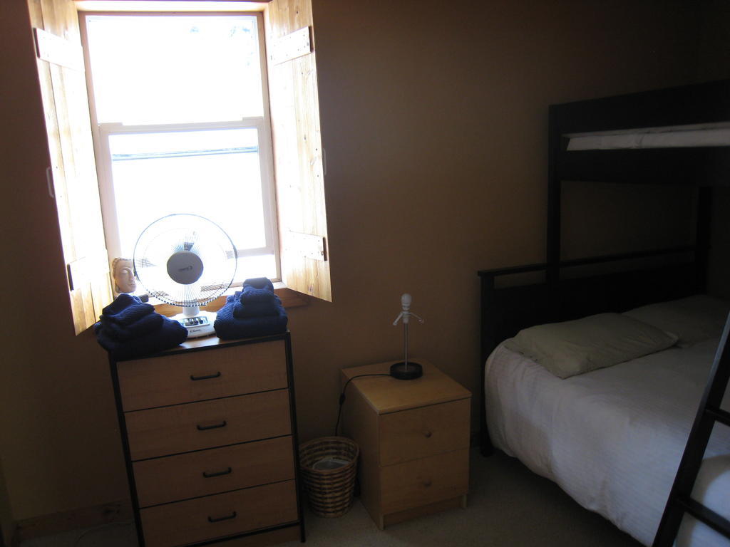 Poppi'S Guesthouse Revelstoke Δωμάτιο φωτογραφία